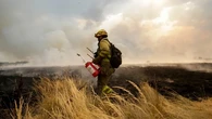 La crisis por los incendios forestales en España continúa agravándose: El fuego arrasa la meseta y el norte de la península y pone en peligro los Picos de Europa