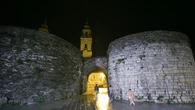 Muere una mujer al caer desde la Muralla de Lugo