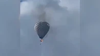 Muere un hombre al incendiarse el globo aerostático en el que viajaba: saltó al vacío para huir de las llamas