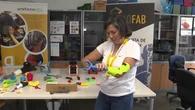 Diseñan prótesis personalizadas para personas con ausencia total o parcial del brazo
