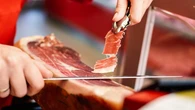 Reino Unido veta el jamón serrano y otros productos de la UE: lo que debes saber antes de viajar