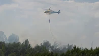 Los incendios amenazan zonas habitadas en León y Tarragona y obligan a confinar cinco núcleos