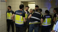 Golpe a la multirreincidencia en Barcelona: 21 expulsados con un historial de más de 170 antecedentes