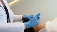 Demandada una dermatóloga por denunciar en redes casos de intrusismo profesional en clínicas estéticas
