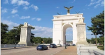 Trump's proposed arch needs structural revisions to earn final approval