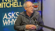 Comedy legend Ben Elton says social media ban makes him 'proud Australian'