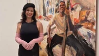 Artist painted Archibald-winning portrait with fingers after nerve injury