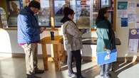 Early exit polls point to 'angry' and 'dissatisfied' US voters