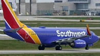 US flight takes dramatic plunge in response to nearby aircraft