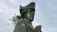 ﻿Vandals attempt to remove head of Captain Cook statue in Melbourne