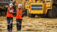 The average full-time weekly salary in Australia just hit a record high
