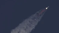 SpaceX Starship breaks up and falls apart in test flight