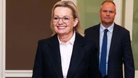 New Liberal leader pays tribute to dying mother in first speech