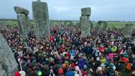 Thousands greet the winter solstice at ancient Stonehenge