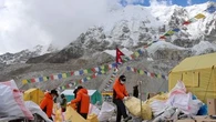 Four human corpses, more skeletons found in Everest clean-up