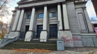 Premier denounces 'disgraceful' vandalism on Melbourne synagogue