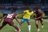 Late Mabasa penalty denies Sundowns top spot