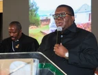 Umkhanyakude municipal workers blockade offices in protest