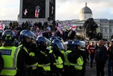 Scuffles with police as 100 000 anti-immigration protesters march in London