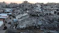 Israel blocks aid into Gaza as ceasefire standoff escalates