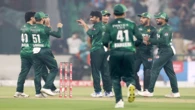 Saim, Faheem ease Pakistan to nine wicket T20 win over South Africa