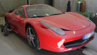 Dorobił się Ferrari na oszukiwaniu staruszek. Dopadli go w Hiszpanii