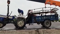 Traktor wiozący pielgrzymów zderzył się z ciężarówką. Osiem osób nie żyje