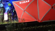 Pociąg potrącił człowieka. Ruch na torach wstrzymany
