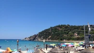 Spiagge sarde in controtendenza, luglio meglio del 2024