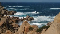 Giovane trovato morto nella Valle della luna in Sardegna