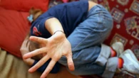 Abusi sulle nipotine gemelle di 6 anni, condannato il nonno 79enne