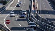 Tre donne e una bimba contromano sull'A2, Cc evitano lo schianto