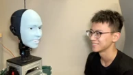 Emo, il robot che sa sorridere per primo a un essere umano VIDEO