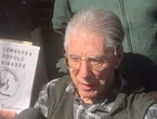 Umberto Bossi ha votato vicino a via Bellerio a Milano