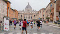 Acea Run Rome, domenica 42 secondi di silenzio per il Papa