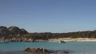 Passeggiano su Spiaggia Rosa a Budelli, sanzionati 6 turisti