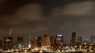 Allarme missili dall'Iran, forti esplosioni a Tel Aviv