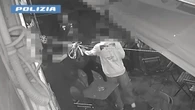 Diverbio con ragazza a Catania,branco lo aggredisce due volte