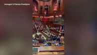 Proteste delle opposizioni e appello a Fontana: seduta sospesa alla Camera