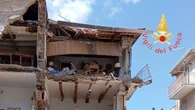 Crolla facciata laterale edificio a Lamezia, nessun ferito