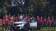 Bmw iX3 fa tappa a Milanello