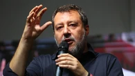 Salvini con i ministri nelle Marche: 'Siamo avanti, ma votate'