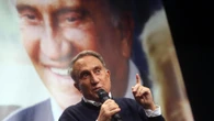 Lite tra le figlie di Emilio Fede per l'eredità, la Procura archivia ma la disputa resta accesa