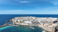 A Gallipoli vietato passeggiare in costume o a torso nudo