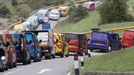 Carovana di 201 Ford Transit entra nel Guinees dei Primati