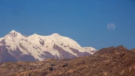 Giovani alpinisti Cai conquistano Illimani e fanno donazione
