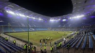 Bundesliga: degenera la festa per l'Amburgo promosso, 25 feriti
