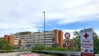 Pretende il ricovero della moglie e aggredisce i medici a Bari, arrestato