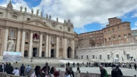 Conclave, tutto pronto per il secondo giorno. P. San Pietro ancora semivuota