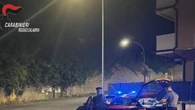 Festeggia scarcerazione marito con fuochi d'artificio